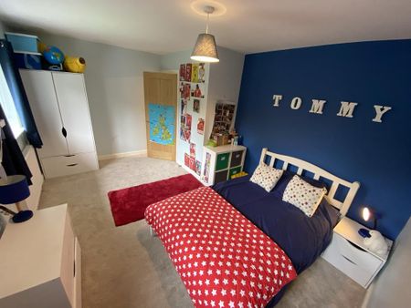 4 bedroom detached house to rent - Photo 5