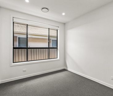 34 Rowcliff Circuit, Lochinvar, NSW 2321 - Photo 6