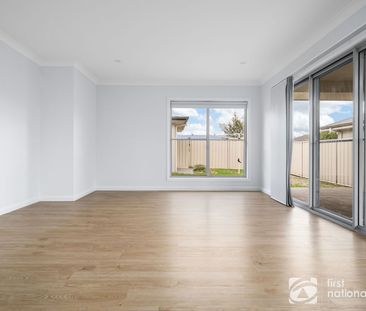 EXECUTIVE STYLE 3 BEDROOM HOME - Photo 2