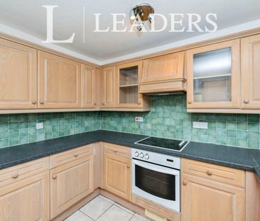 4 bedroom house to rent Magnaville Road, Bishop's Stortford, CM23 - Photo 3