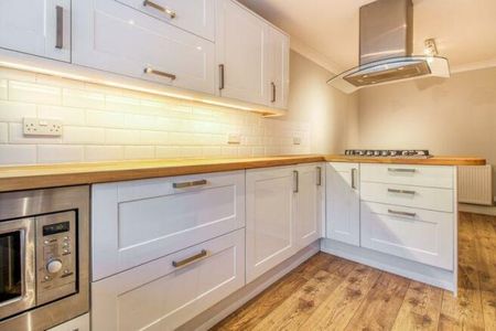 Howards Grove - Photo 3