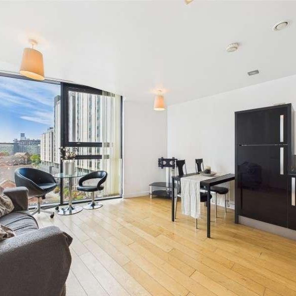 Islington Wharf, M4 - Photo 1