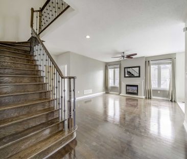 For Lease - 2 Bowkett Drive, Richmond Hill, Ontario - Photo 2