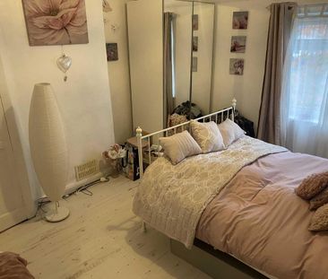 3 bedroom semi-detached house to rent - Photo 6