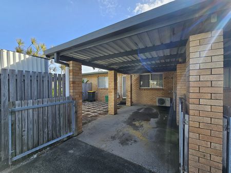 Neat Two Bedroom Unit In East Mackay - Photo 4
