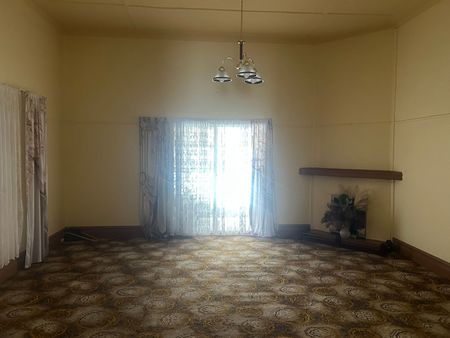 Three bedroom house - Photo 2