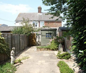 2 bedroom terraced house to rent - Photo 3