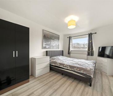 3 bedroom flat to rent - Photo 2