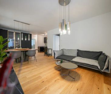Moderne 2-Zimmer-Wohnung mit Balkon und traumhaftem Ausblick auf di... - Photo 1