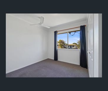 Well-presented split level home with Solar - Photo 4