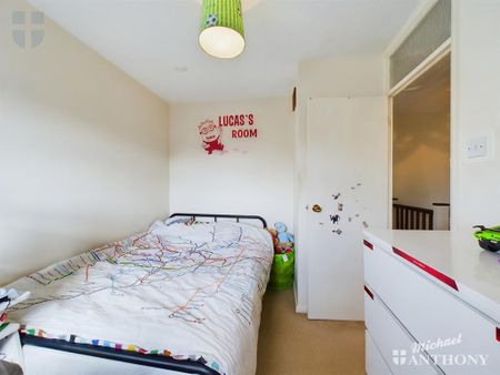 3 bedroom end of terrace house to rent - Photo 3