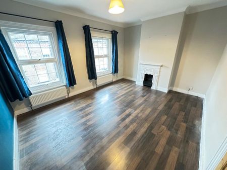 2 bedroom semi-detached house to rent - Photo 5