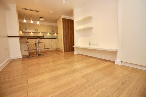 1 Bed Flat, Embassy Lodge, N16 - Photo 1