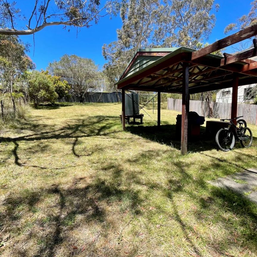 Charming Cottage In Blackheath! - Photo 1