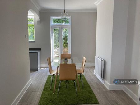 3 bedroom terraced house to rent - Photo 3