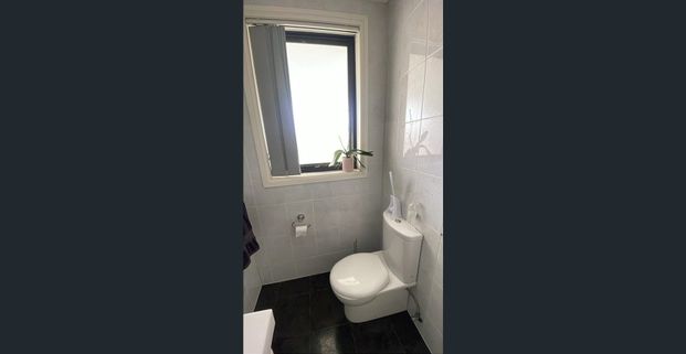 BEAUTIFUL 3 BEDROOM HOME - Photo 1