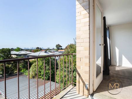 “Bright 2-Bedroom Apartment with Stunning City Views in Essendon” - Photo 5