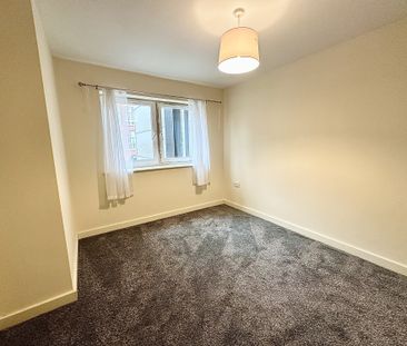Kayley House, New Hall Lane - Photo 2