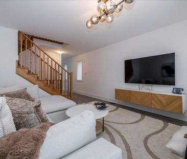 For Lease - 49 Hay Lane, Barrie, Ontario - Photo 2