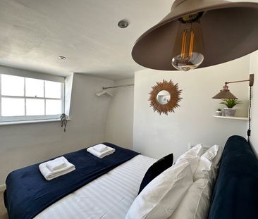 2 Bed Flat, St. James's Street, BN2 - Photo 2