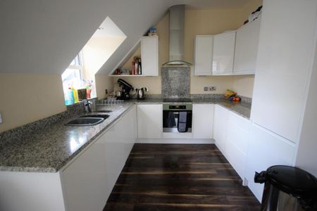 3 bedroom flat to rent - Photo 5
