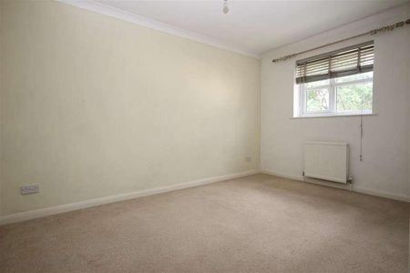 Birdham Court, Steyne Road, PO35 - Photo 3