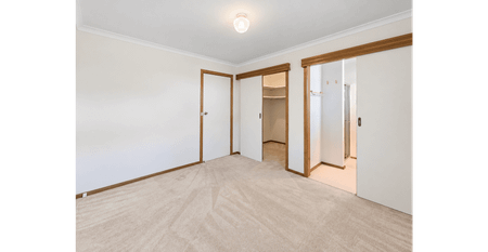 Spacious Three-Bedroom Family Home with Two Living Areas & Secure Parking in Mill Park - Photo 5