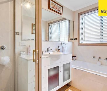 Luxurious Home In Sought After Suburb - Only avaliable for 6 month ... - Photo 6