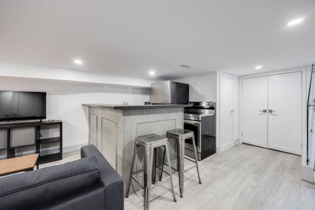 For Lease - 668 Indian Road Unit# Bsmt, Toronto, Ontario - Photo 3