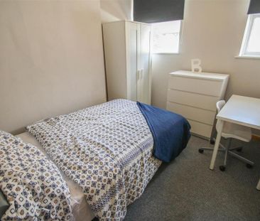 5 bedroom flat to rent - Photo 5