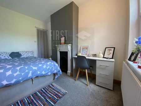 3 bedroom terraced house to rent - Photo 3