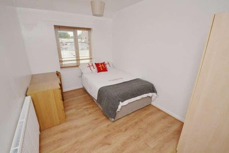 Standish Road, Fallowfield, Manchester, M14 - Photo 4