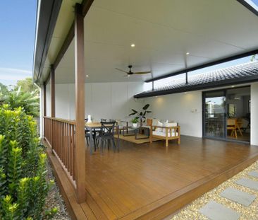 FOUR BEDROOM HOME ON LARGE BLOCK - GREAT LOCATION! - Photo 6