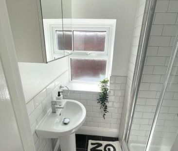 6 bedroom terraced house to rent - Photo 5