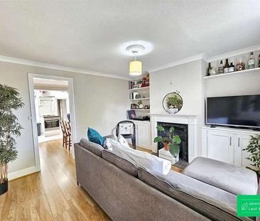 Red Lion Hill, London, N2 - Photo 3