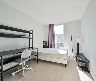3 bedroom flat to rent - Photo 3