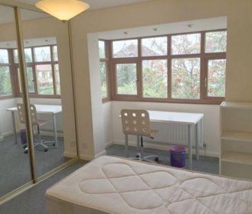 5 bedroom semi-detached house to rent - Photo 3