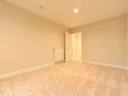 Flat to rent on - Photo 2