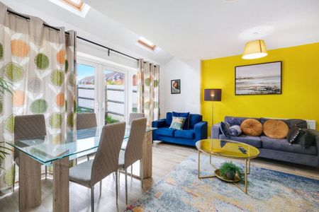 5 bedroom semi-detached house to rent - Photo 2