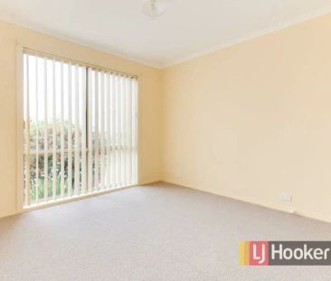 2/5 Glenda court, Pakenham VIC 3810 - Photo 2
