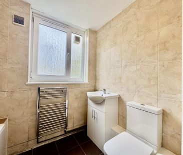 4 bedroom terraced house to rent - Photo 2