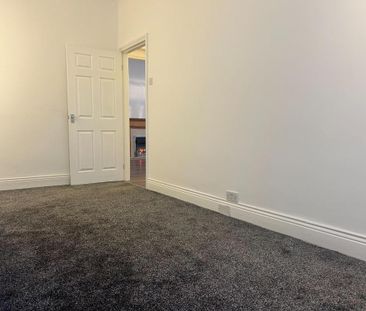 2 bedroom ground floor flat to rent - Photo 1