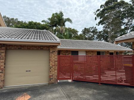 Three bedroom villa in a great location - Photo 3