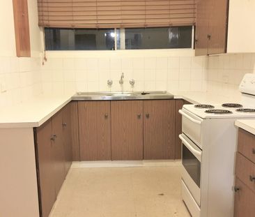 Big Unit (Level 2) with Lock Up Garage. Walk to Train, Shops & Schools - Photo 2