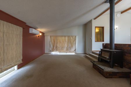 Four Bedroom Home Close to The University - Photo 5