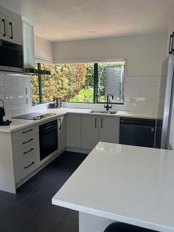 Modern Townhouse with Private Garden – Remuera - Photo 4