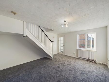 2 bedroom end of terrace house to rent - Photo 2