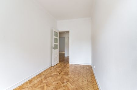Apartamento T2+1 para arrendamento sem móveis junto ao Páteo Bagatela em Lisboa - Photo 3