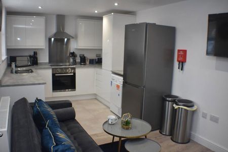 1 bedroom in a house share to rent - Photo 5