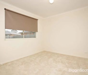 17 Osborn Grove, Pakenham VIC 3810 - Photo 6